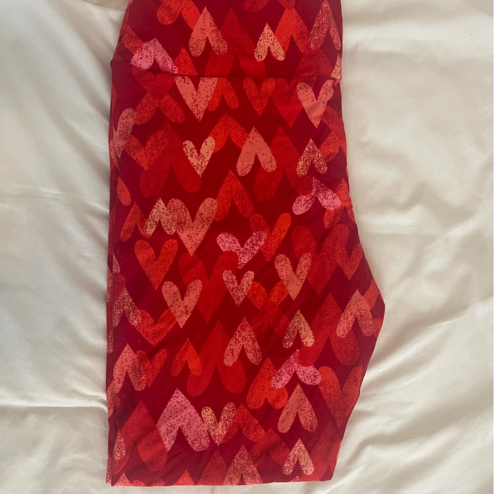 LuLaRoe Tall and Curvy Leggings-valentines